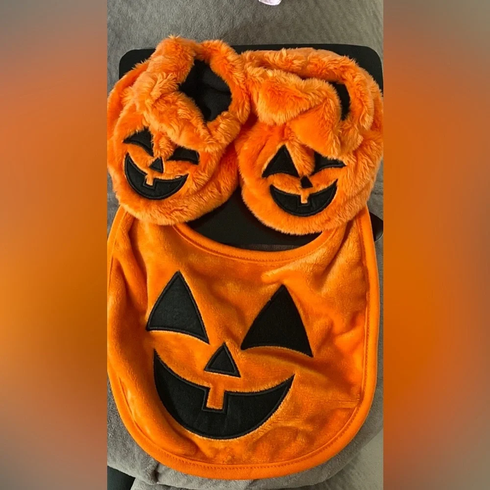 Halloween Baby Bib and Booties set
